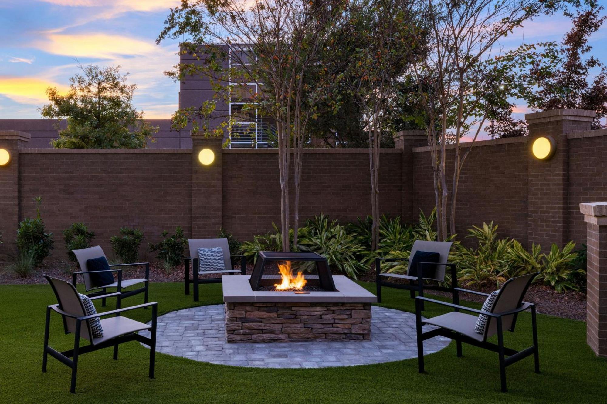Courtyard By Marriott Starkville Msu At The Mill Conference Center Exterior photo
